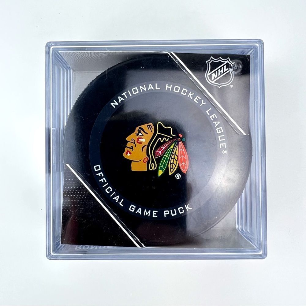 NHL Game Puck Chicago Blackhawks National Hockey  case cube